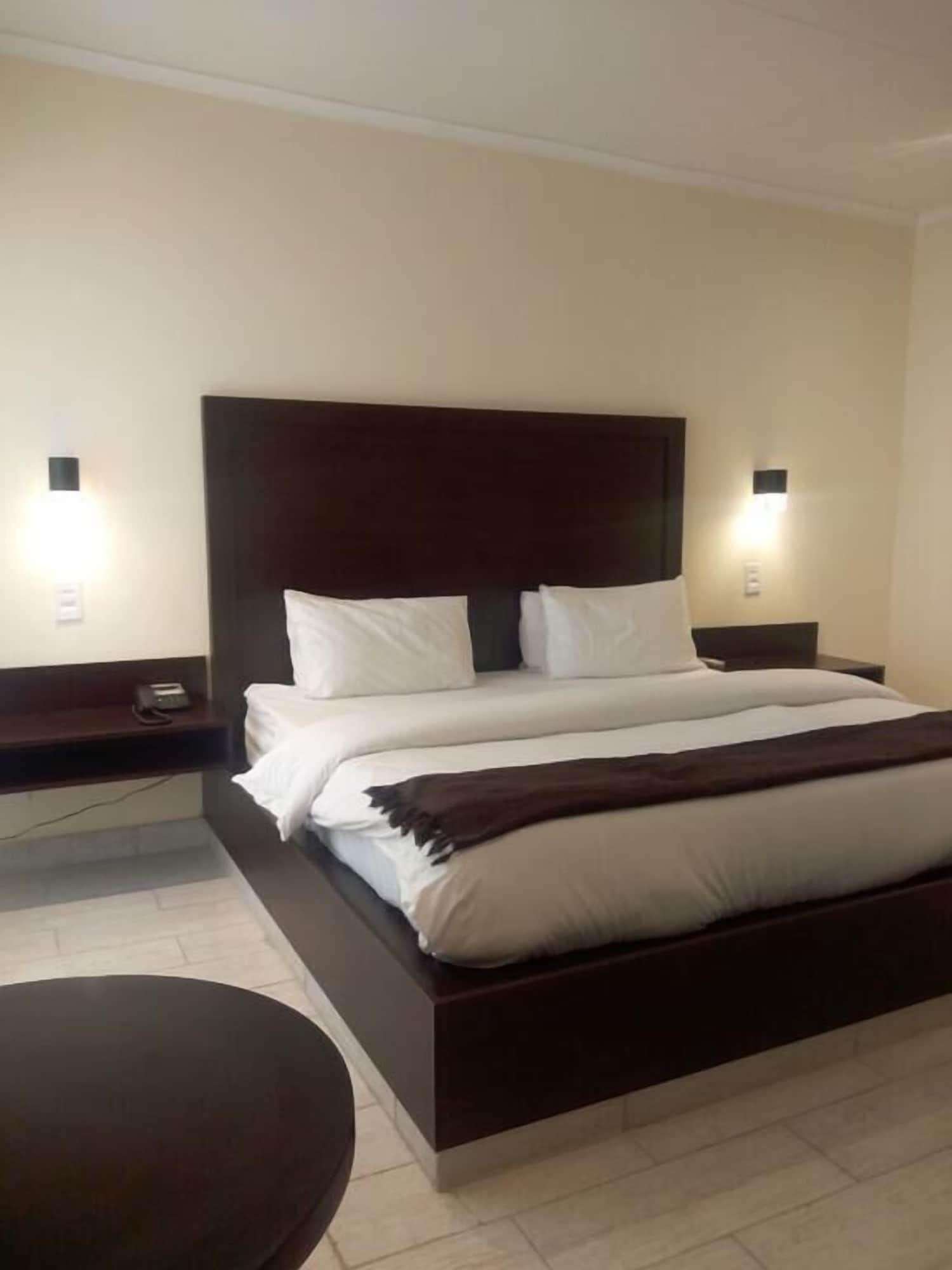 Villa Via Hotel Midrand Zewnętrze zdjęcie
