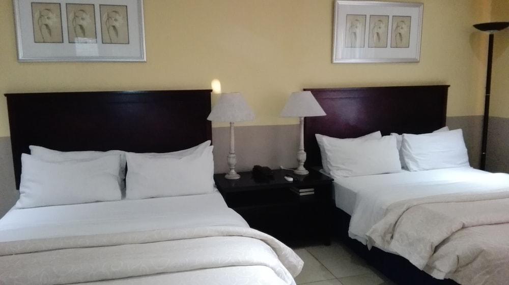 Villa Via Hotel Midrand Zewnętrze zdjęcie