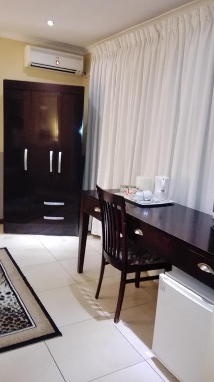 Villa Via Hotel Midrand Zewnętrze zdjęcie