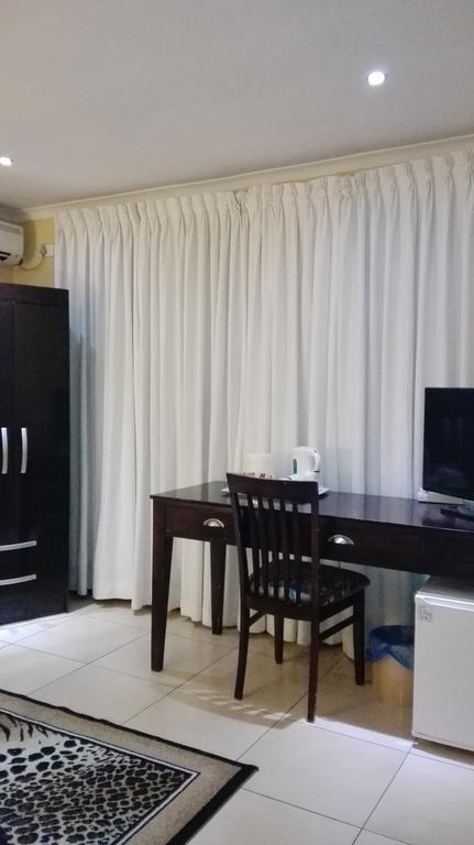 Villa Via Hotel Midrand Zewnętrze zdjęcie