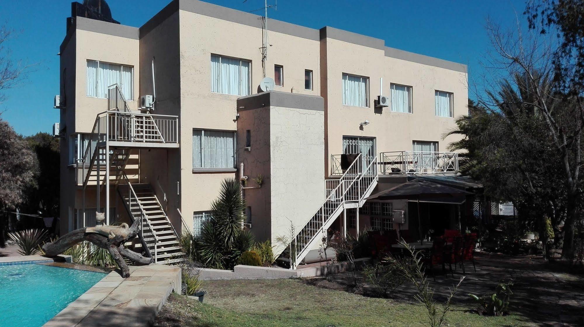 Villa Via Hotel Midrand Zewnętrze zdjęcie