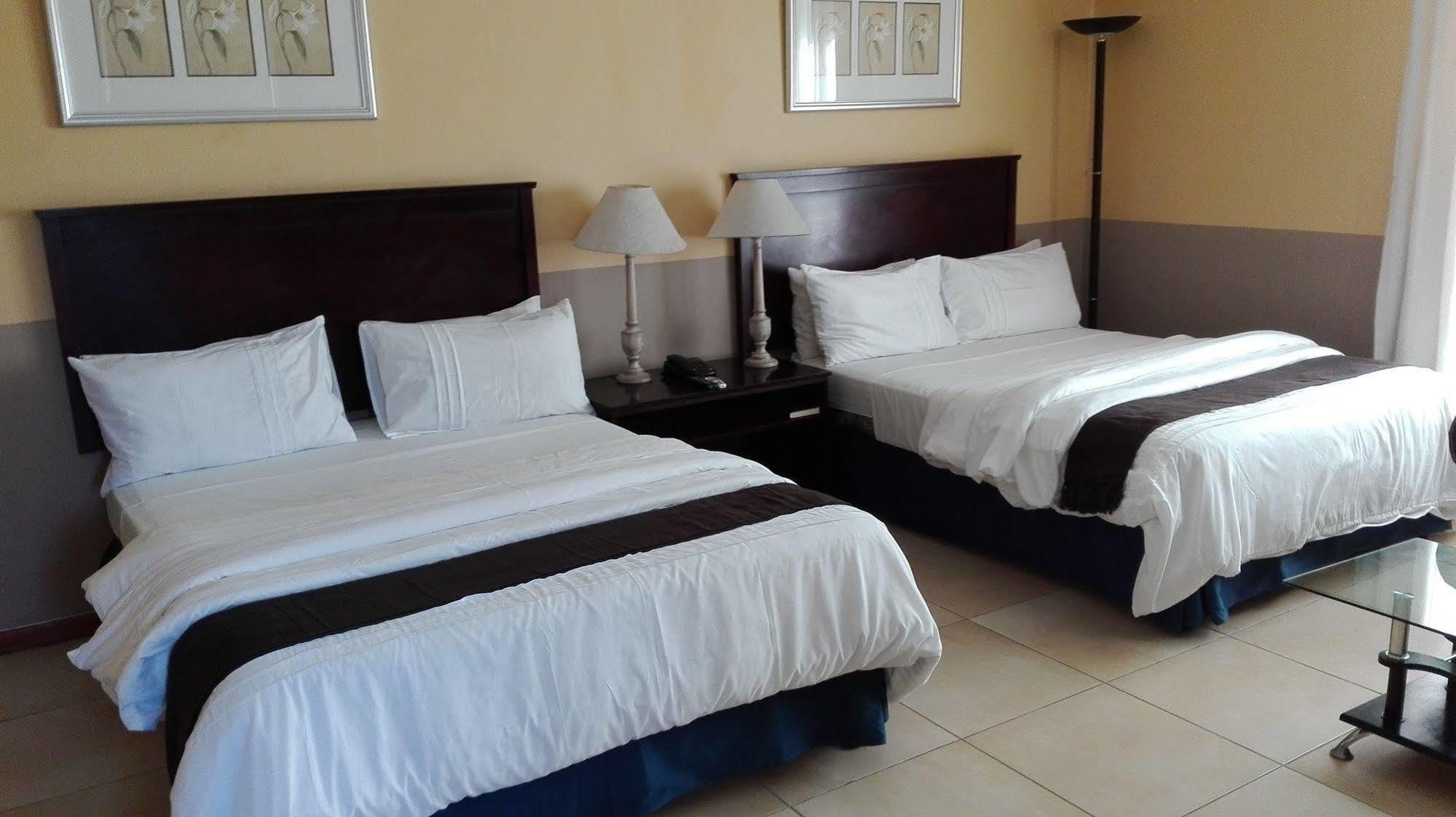 Villa Via Hotel Midrand Zewnętrze zdjęcie