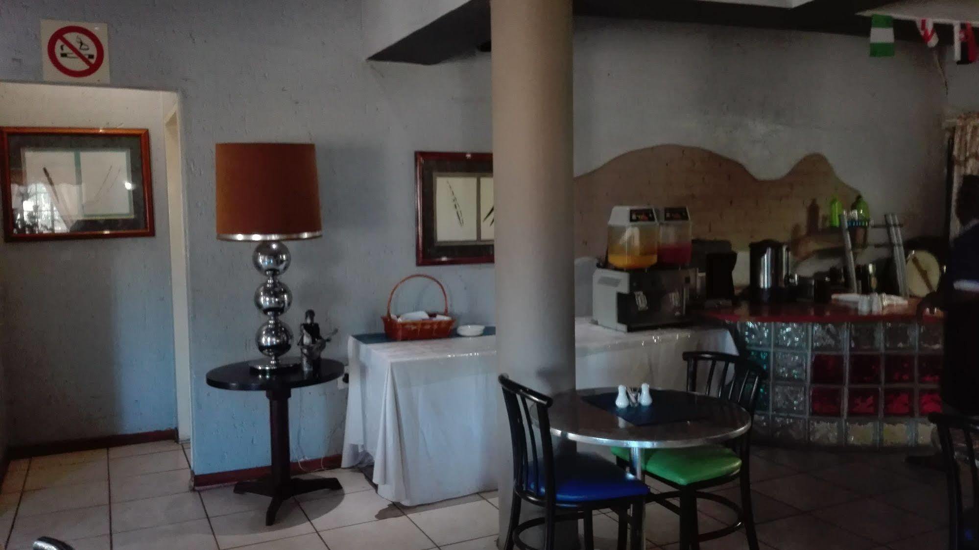 Villa Via Hotel Midrand Zewnętrze zdjęcie